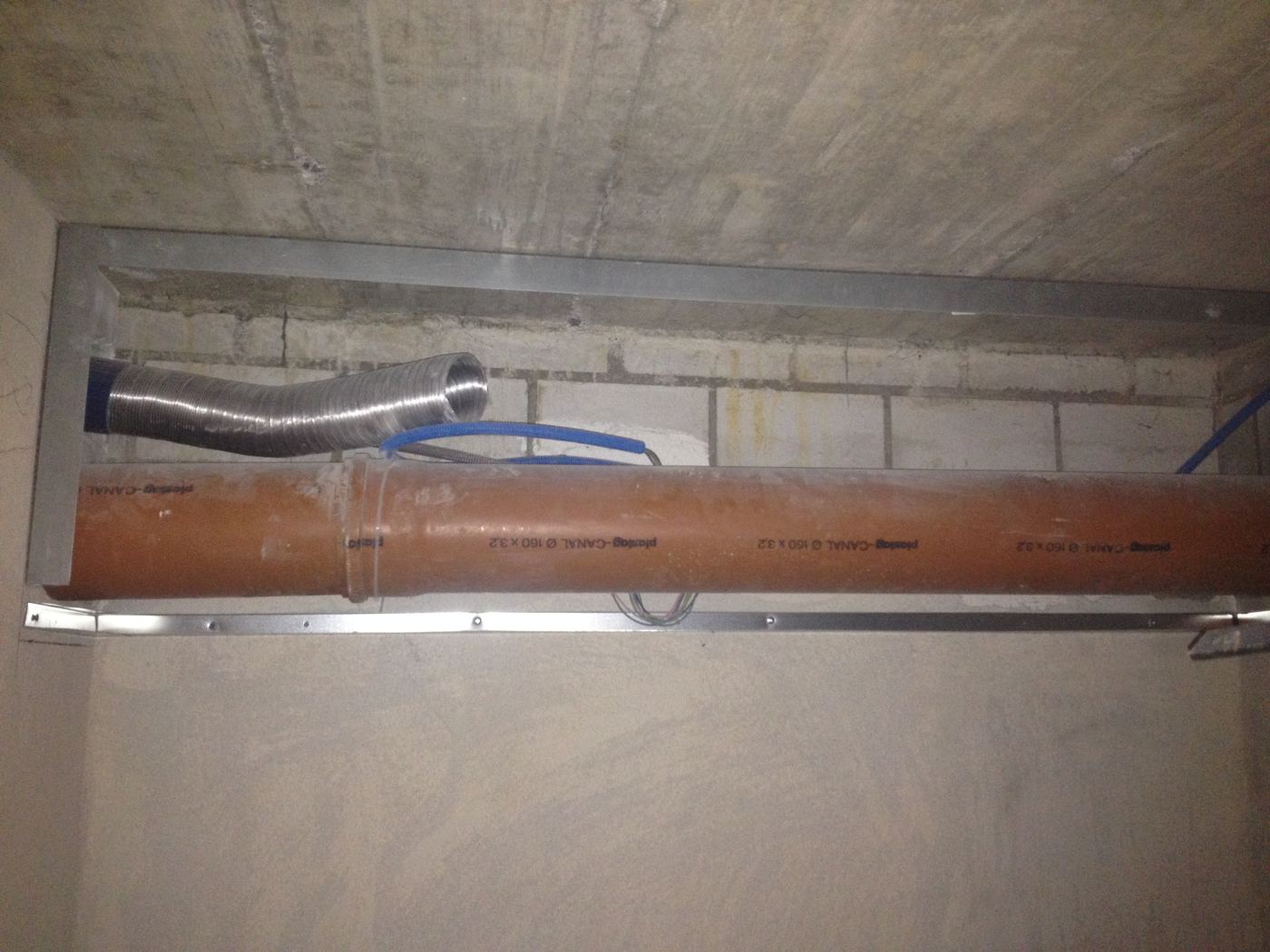 Leitungen und Installationen verkleiden, Verkleidungen, Foto 1