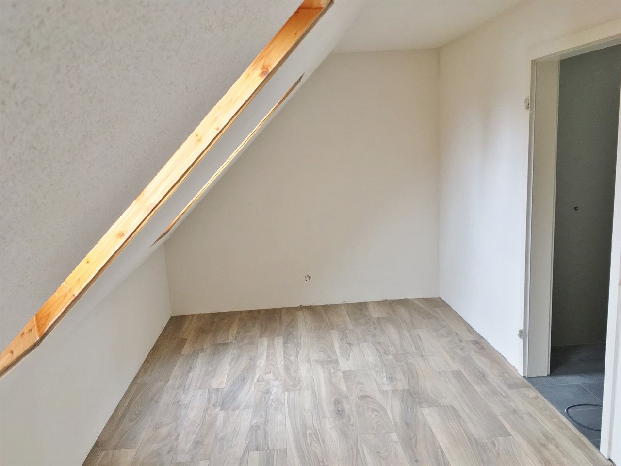 Dachzimmer, Wohlen, Foto 5